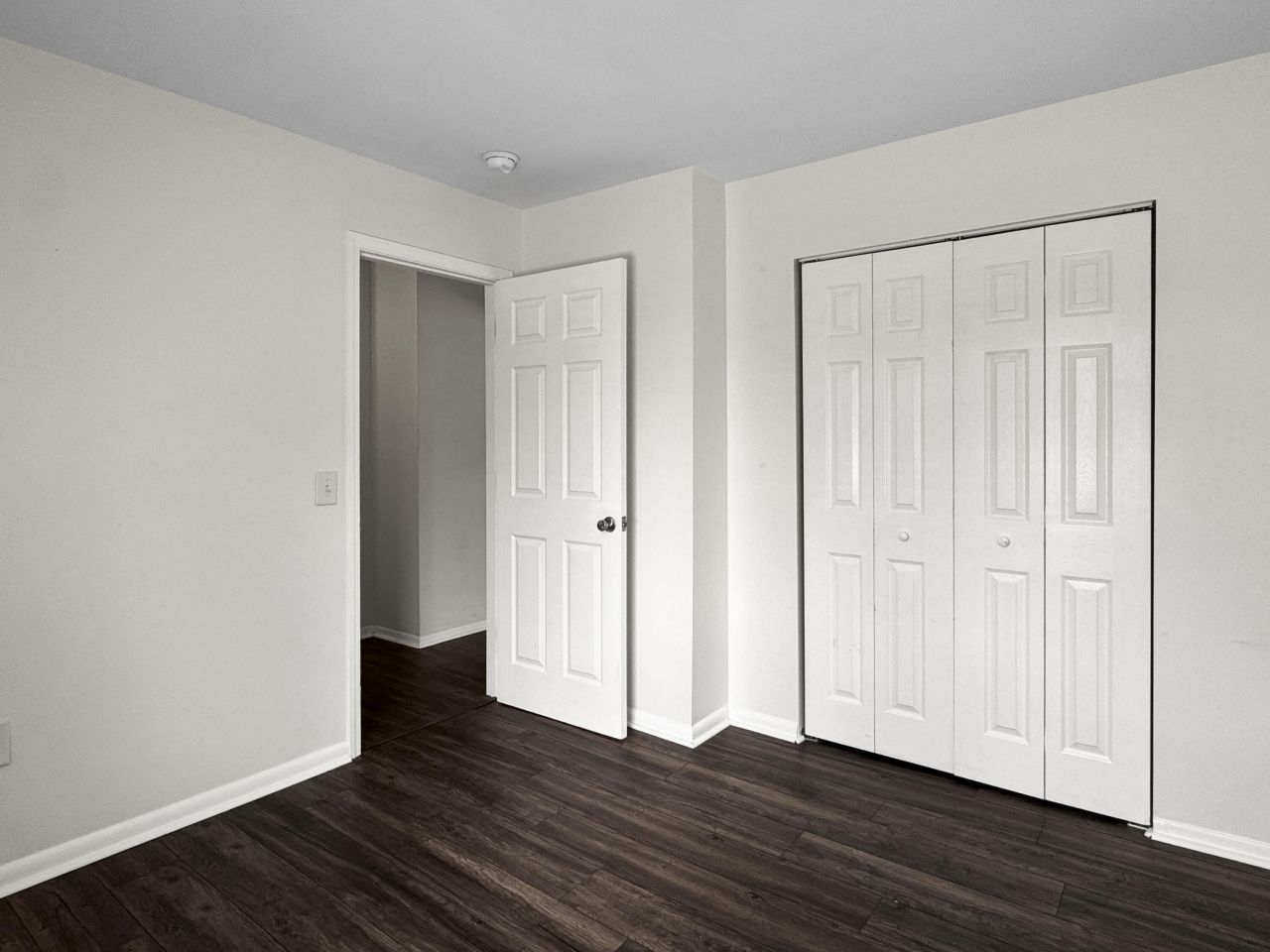 415 Parkdale Drive Photo 16