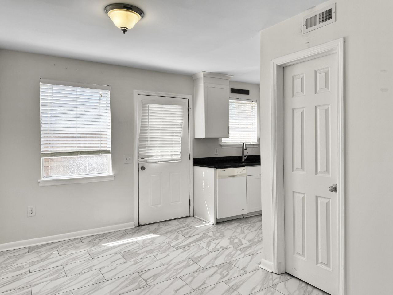 415 Parkdale Drive Photo 23