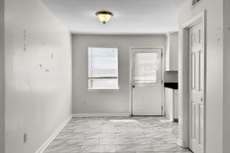 415 Parkdale Drive photo 4