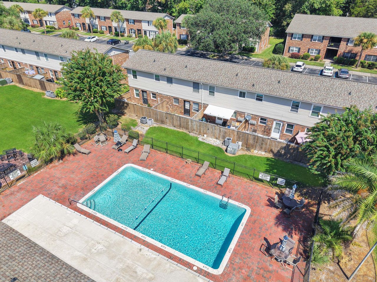 415 Parkdale Drive Photo 6