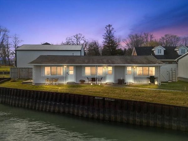 9287 N River Road, Algonac, MI 48001