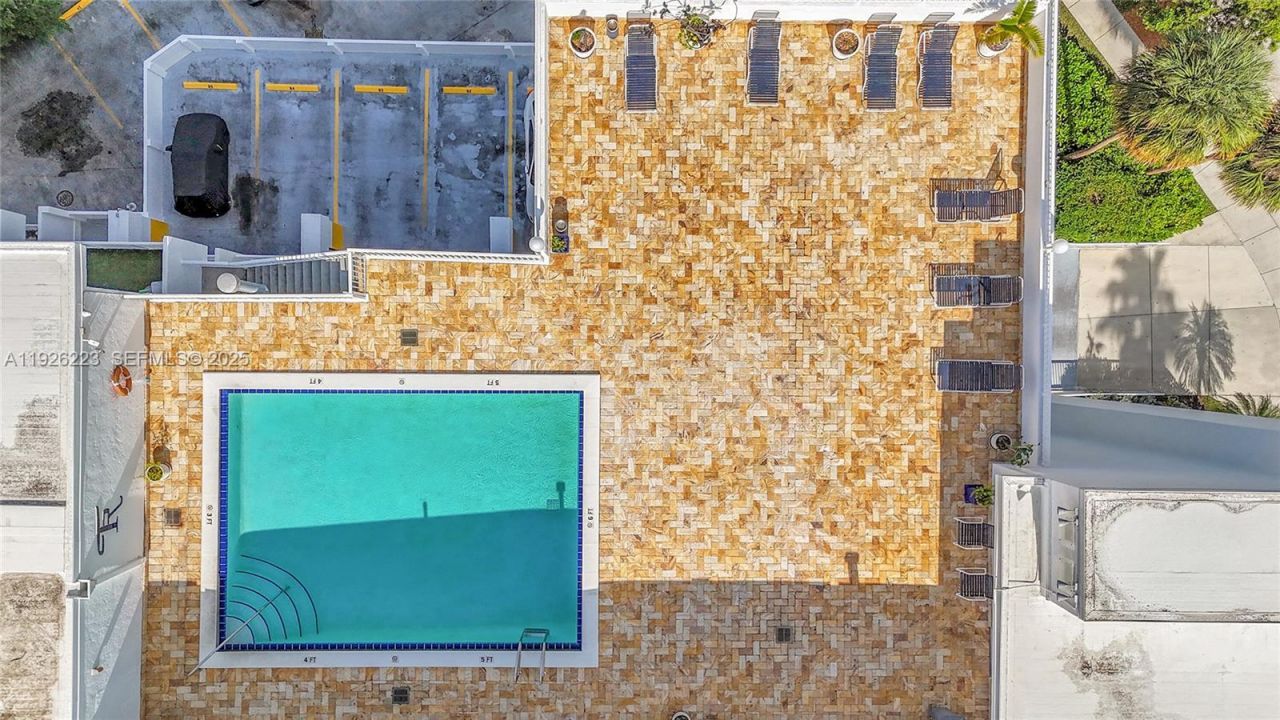 17800 Atlantic Blvd, Unit 409, Sunny Isles Beach, FL 33160 Photo