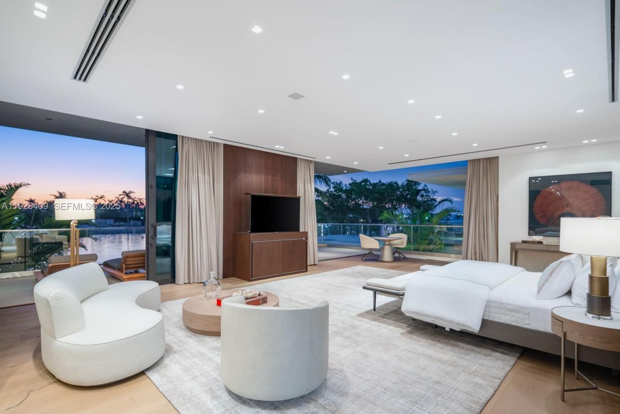 6480 Allison Rd, Miami Beach, FL 33141 Photo