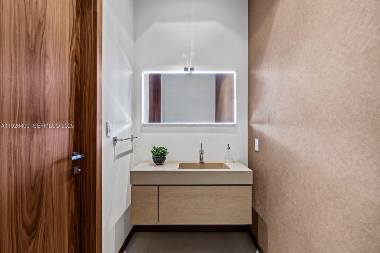 6480 Allison Rd, Miami Beach, FL 33141 Photo