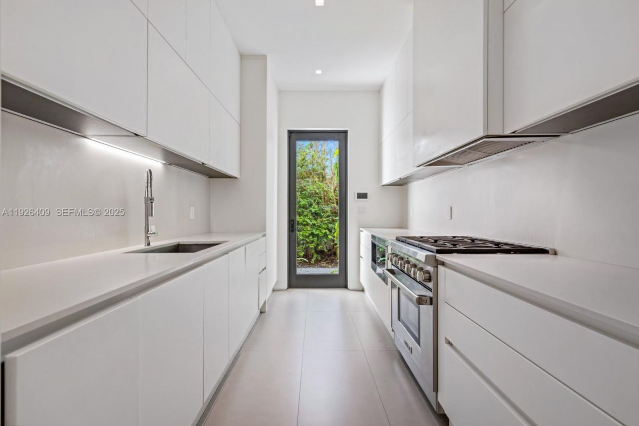 6480 Allison Rd, Miami Beach, FL 33141 Photo