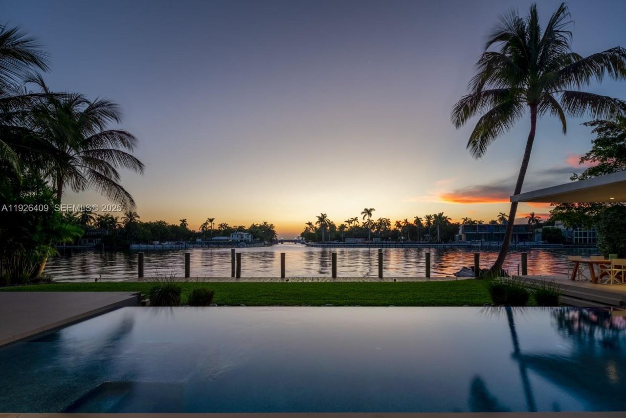 6480 Allison Rd, Miami Beach, FL 33141 Photo