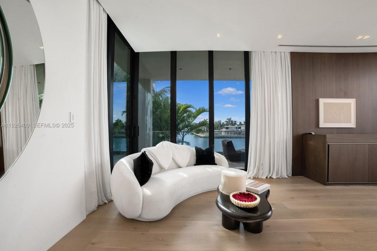 6480 Allison Rd, Miami Beach, FL 33141 Photo