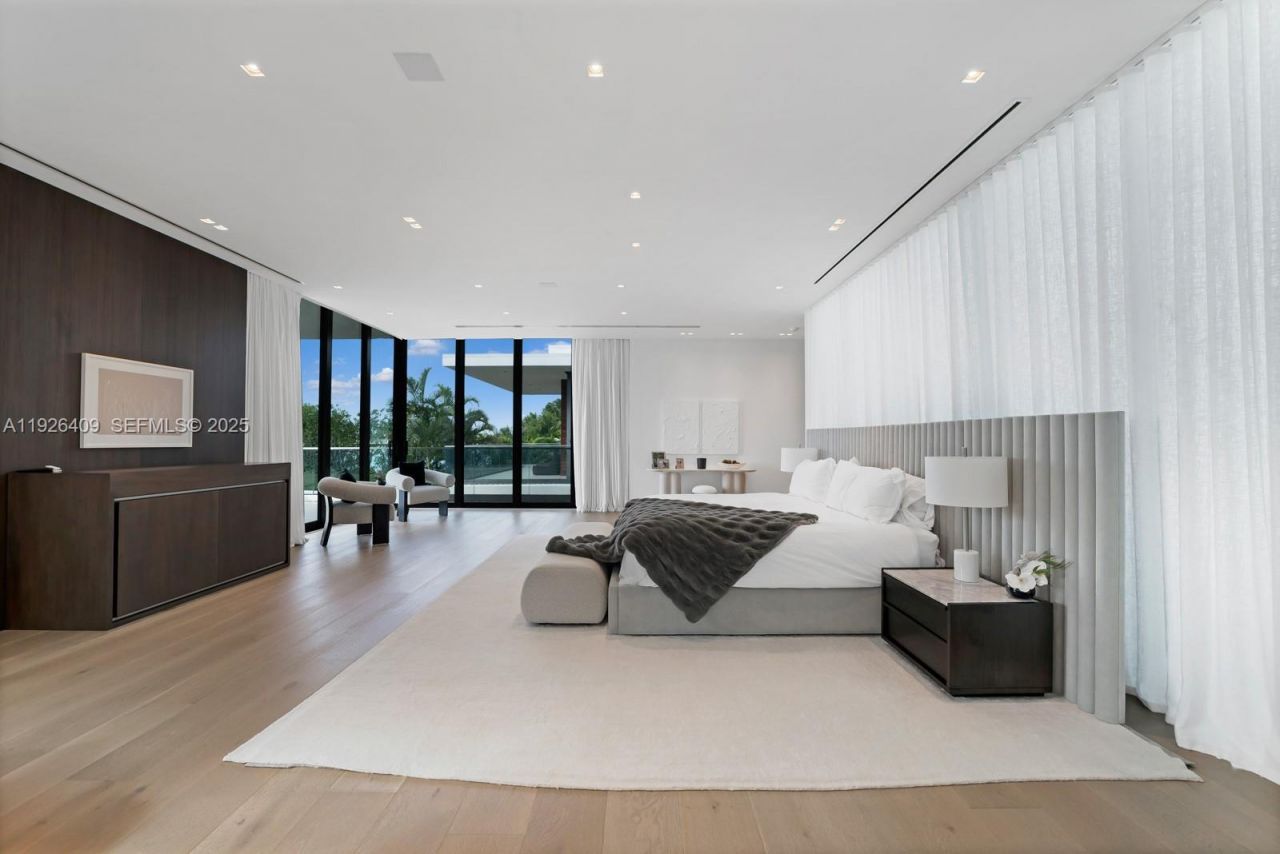 6480 Allison Rd, Miami Beach, FL 33141 Photo