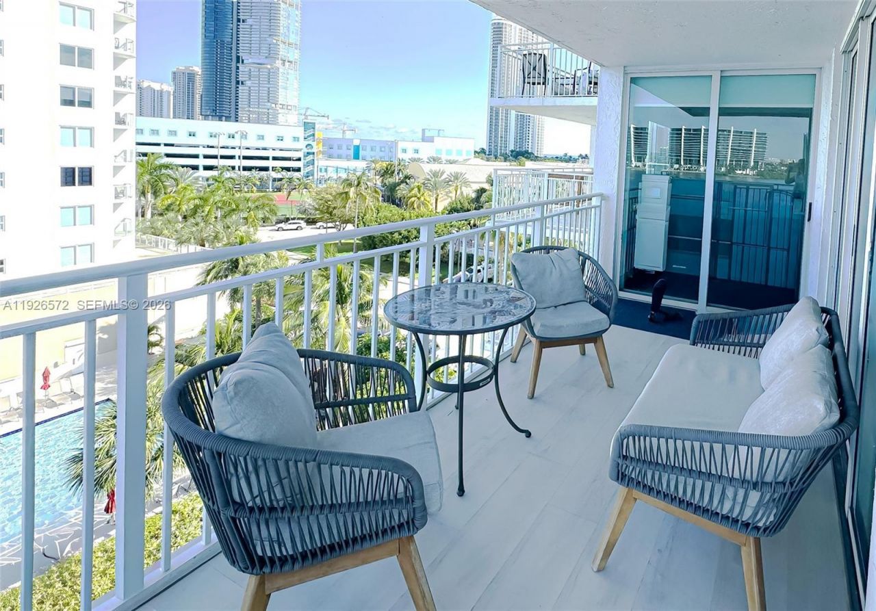 18000 N Bay Rd, Unit 603, Sunny Isles Beach, FL 33160 Photo