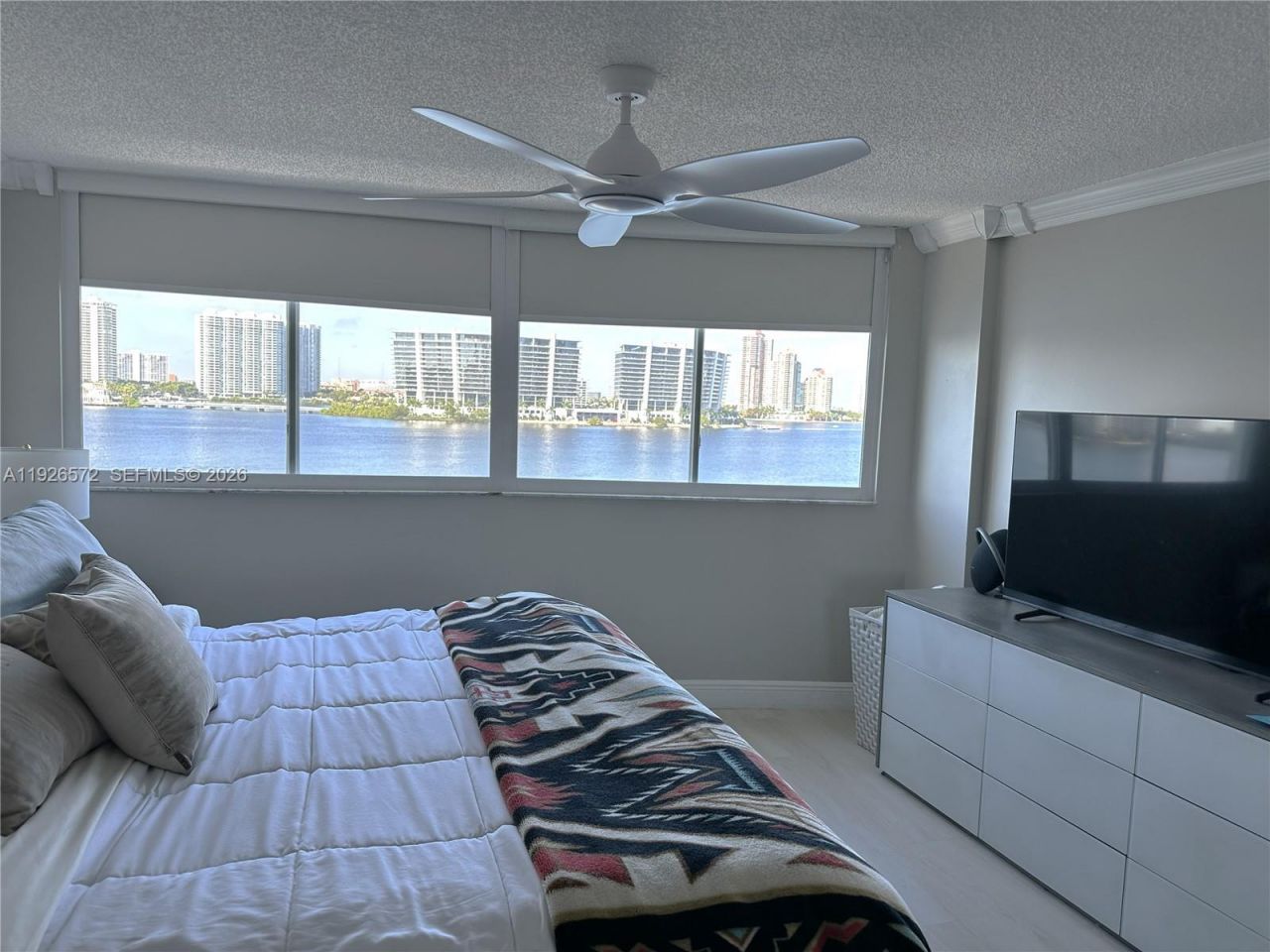 18000 N Bay Rd, Unit 603, Sunny Isles Beach, FL 33160 Photo