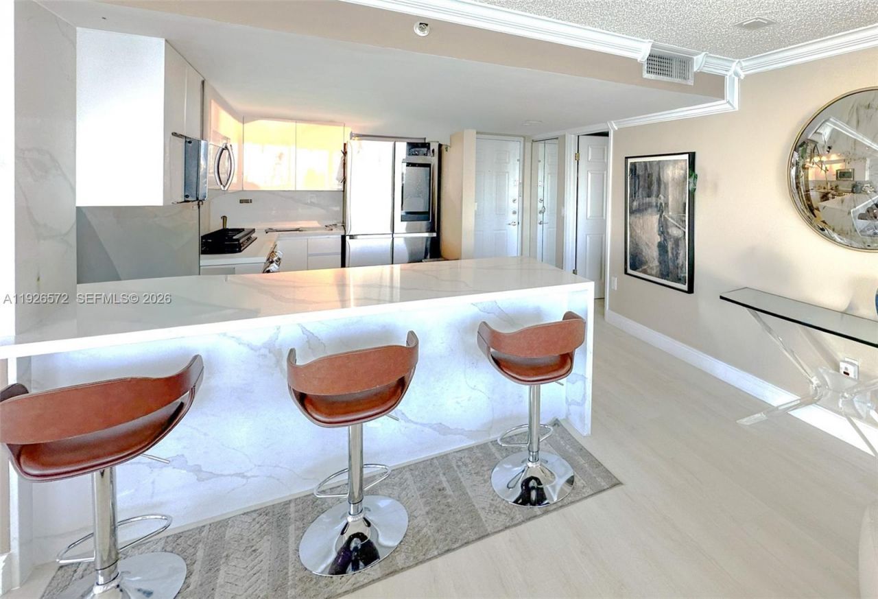 18000 N Bay Rd, Unit 603, Sunny Isles Beach, FL 33160 Photo