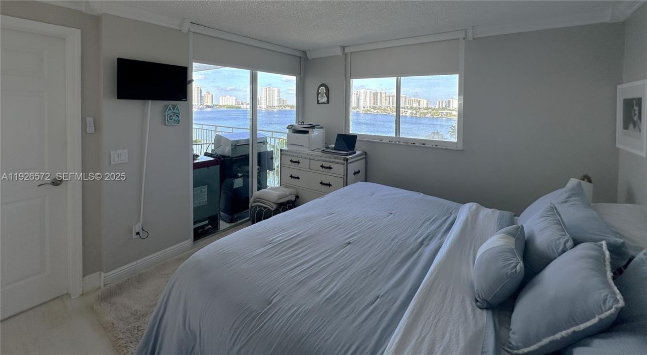 18000 N Bay Rd, Unit 603, Sunny Isles Beach, FL 33160 Photo