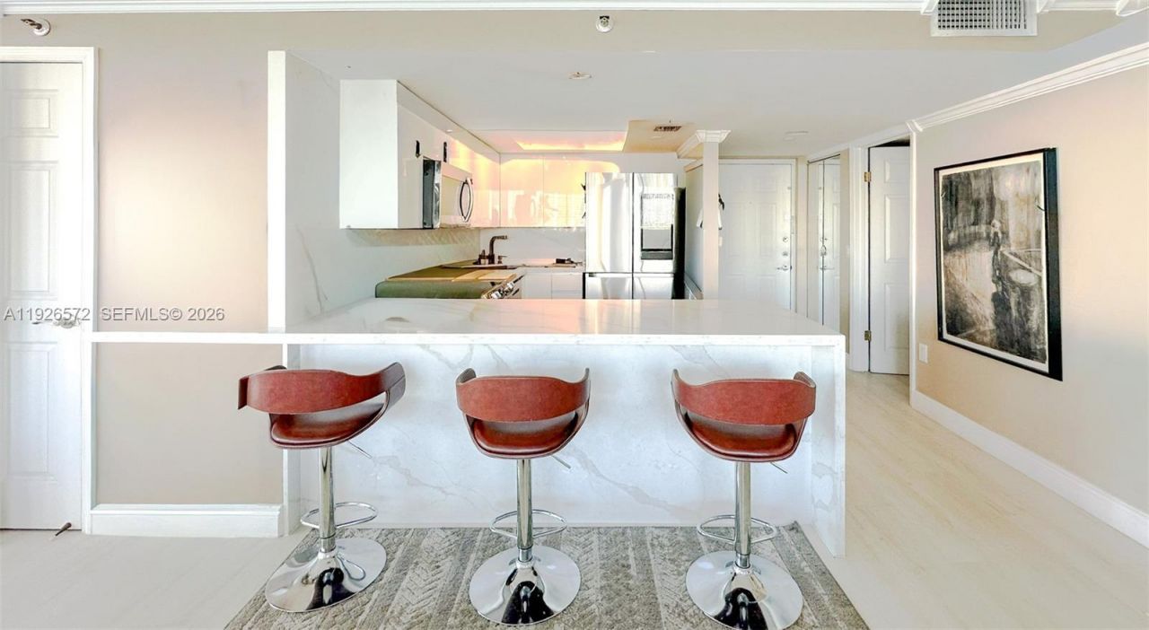 18000 N Bay Rd, Unit 603, Sunny Isles Beach, FL 33160 Photo