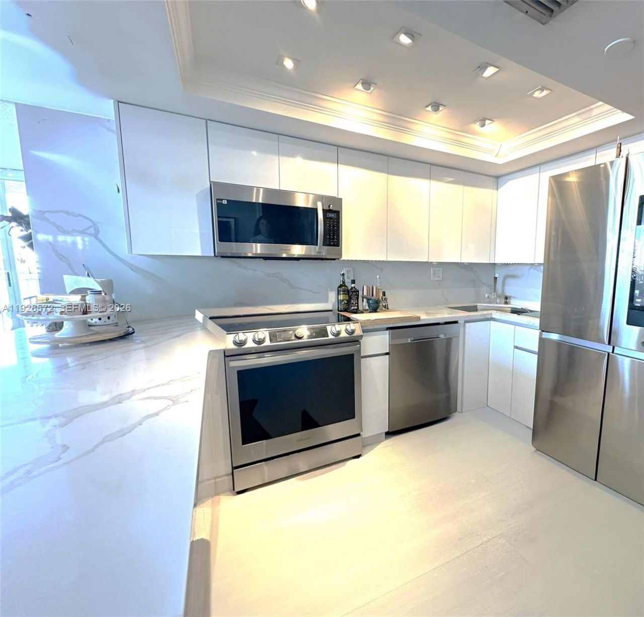 18000 N Bay Rd, Unit 603, Sunny Isles Beach, FL 33160 Photo