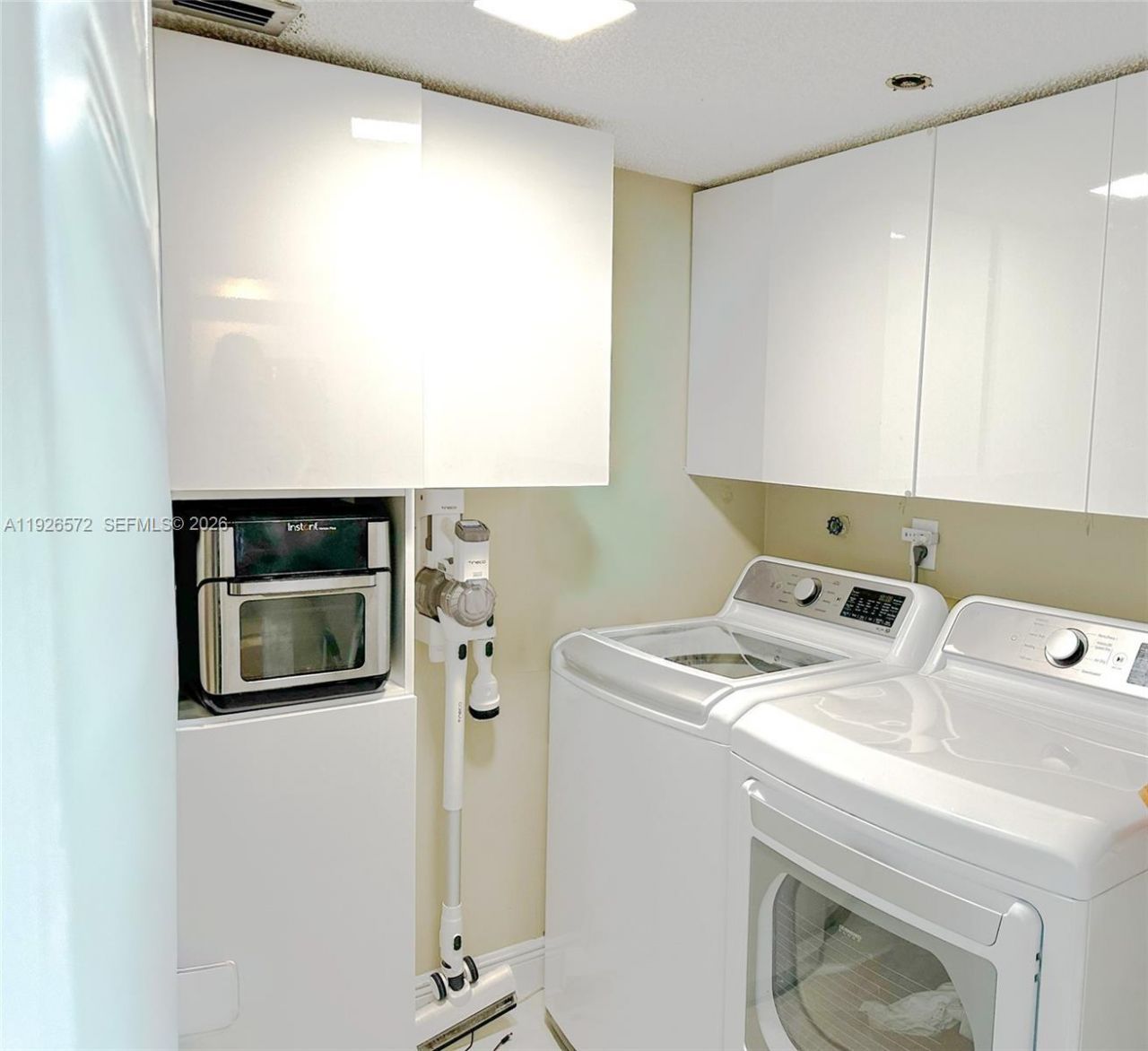 18000 N Bay Rd, Unit 603, Sunny Isles Beach, FL 33160 Photo