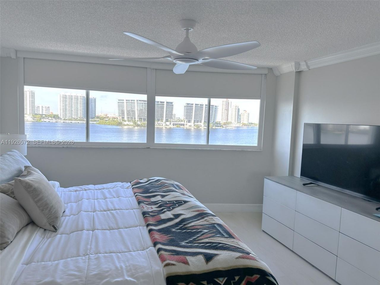 18000 N Bay Rd, Unit 603, Sunny Isles Beach, FL 33160 Photo
