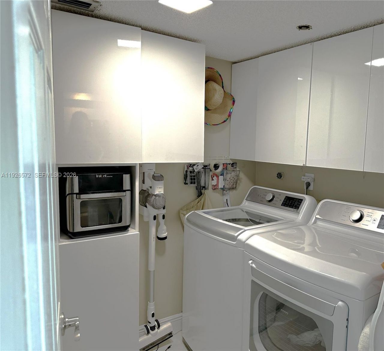 18000 N Bay Rd, Unit 603, Sunny Isles Beach, FL 33160 Photo