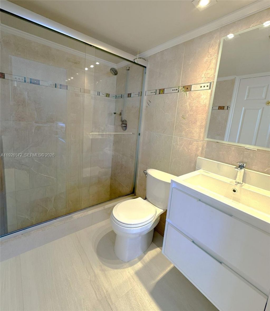 18000 N Bay Rd, Unit 603, Sunny Isles Beach, FL 33160 Photo