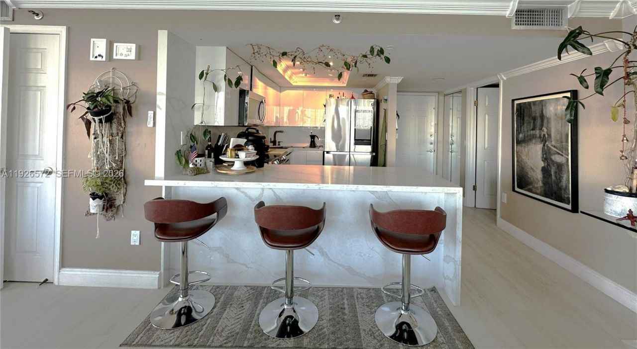 18000 N Bay Rd, Unit 603, Sunny Isles Beach, FL 33160 Photo