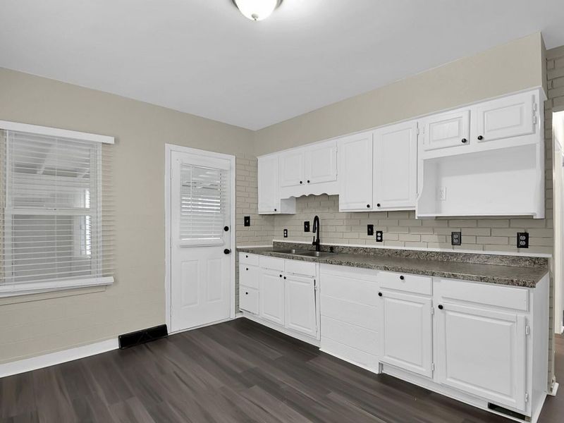 849 Ruby Avenue, Columbus, OH 43227 Photo 3