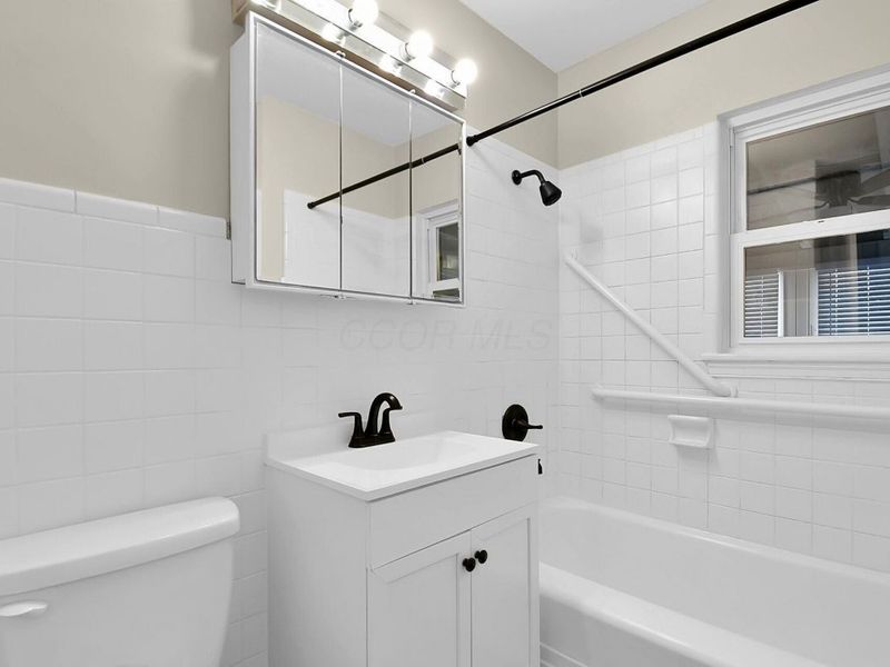 849 Ruby Avenue, Columbus, OH 43227 Photo 5