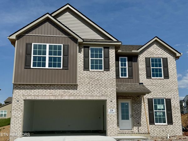 220 Clover Meadow Lane, Maryville, TN 37801