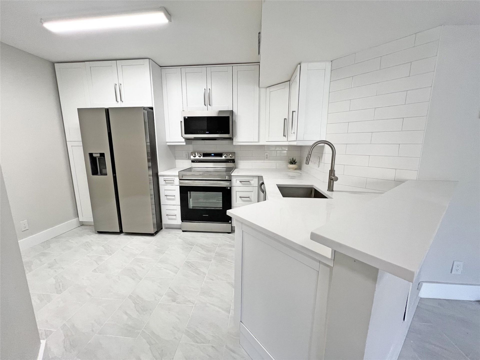 9055 Wiles Road, Unit 208, Coral Springs, FL 33067 Photo