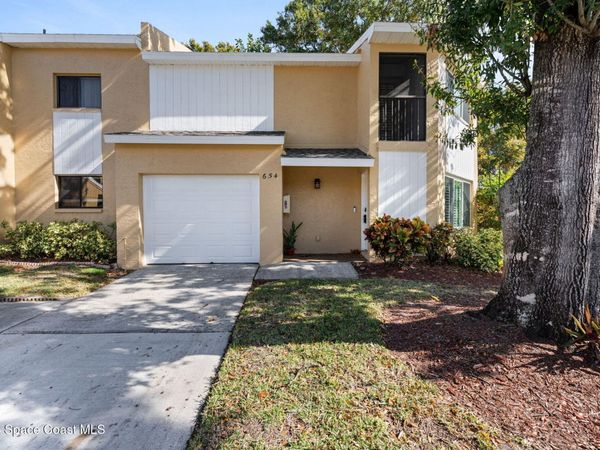 654 Cedar Side Circle NE, Palm Bay, FL 32905