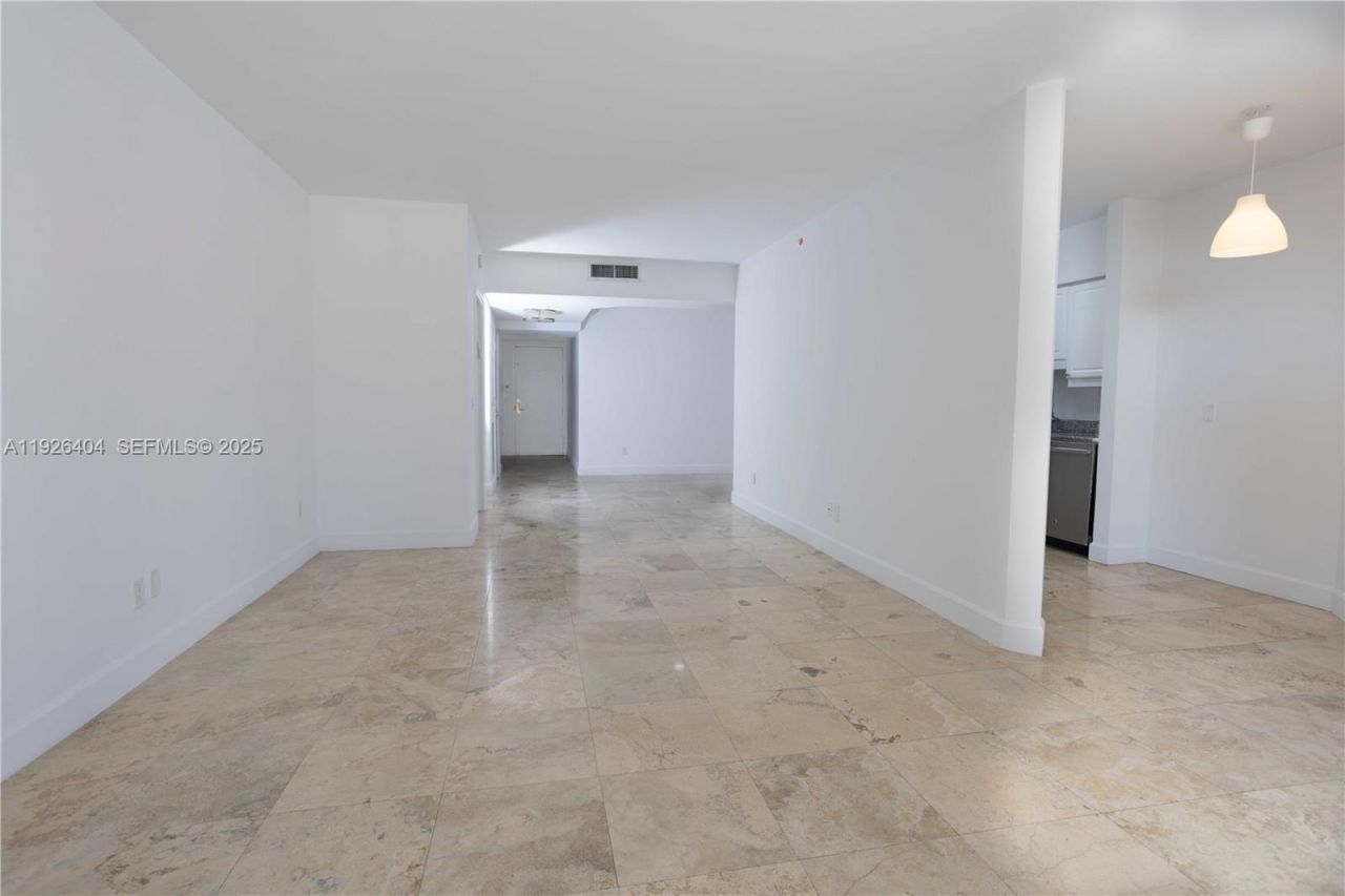 4779 Collins Ave, Unit 504, Miami Beach, FL 33140 Photo