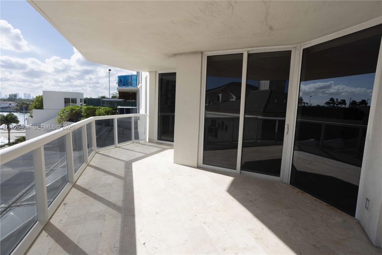 4779 Collins Ave, Unit 504, Miami Beach, FL 33140 Photo