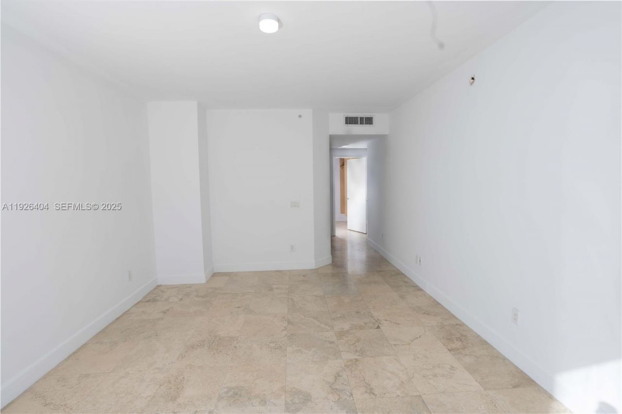 4779 Collins Ave, Unit 504, Miami Beach, FL 33140 Photo