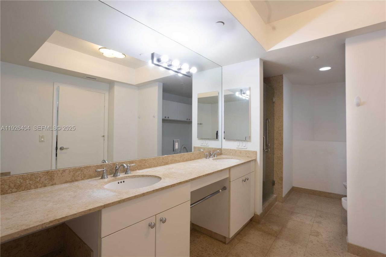 4779 Collins Ave, Unit 504, Miami Beach, FL 33140 Photo