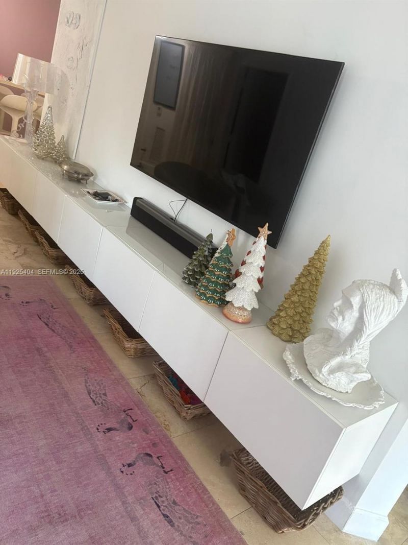 4779 Collins Ave, Unit 504, Miami Beach, FL 33140 Photo