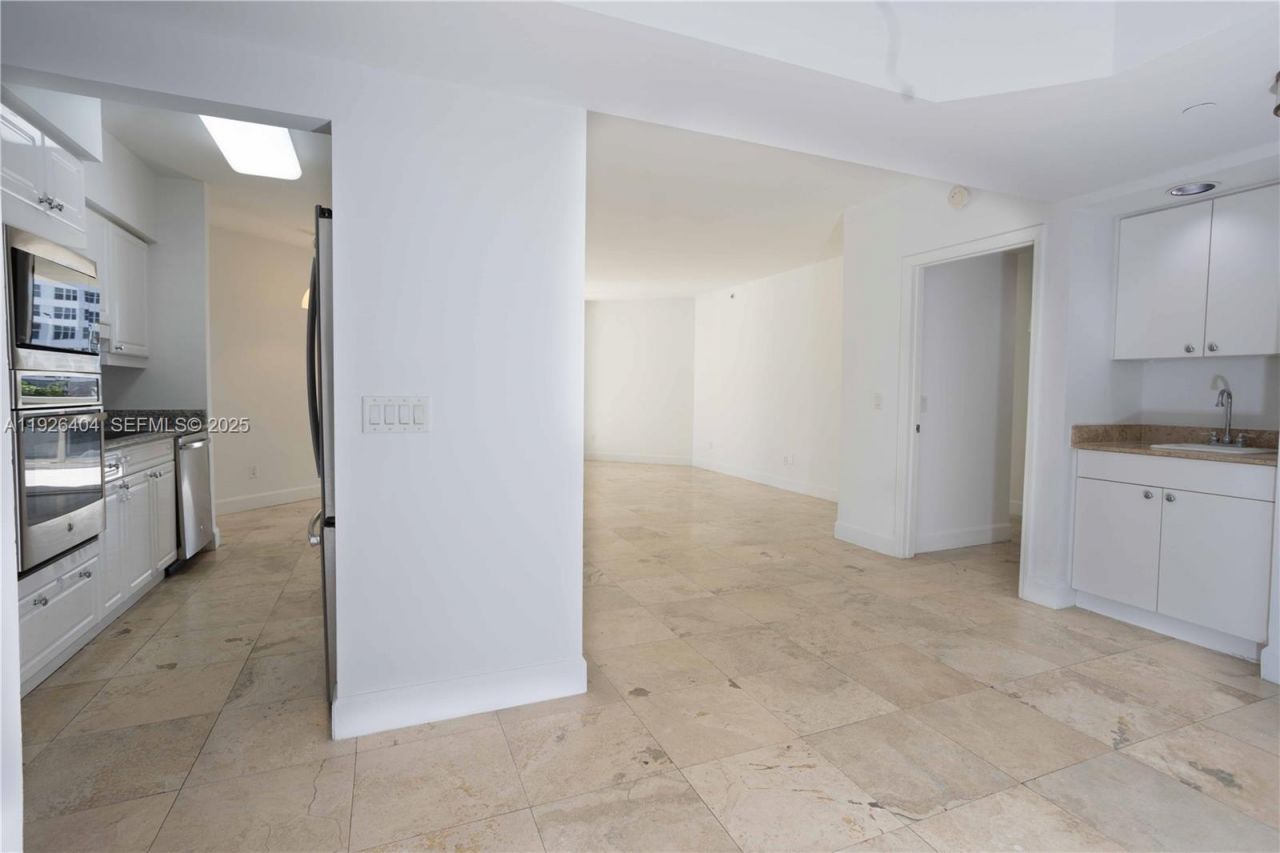 4779 Collins Ave, Unit 504, Miami Beach, FL 33140 Photo
