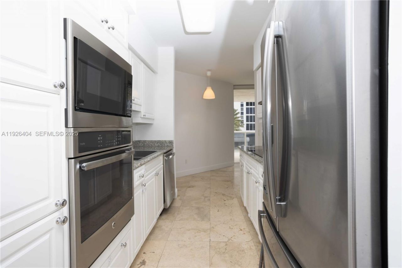 4779 Collins Ave, Unit 504, Miami Beach, FL 33140 Photo
