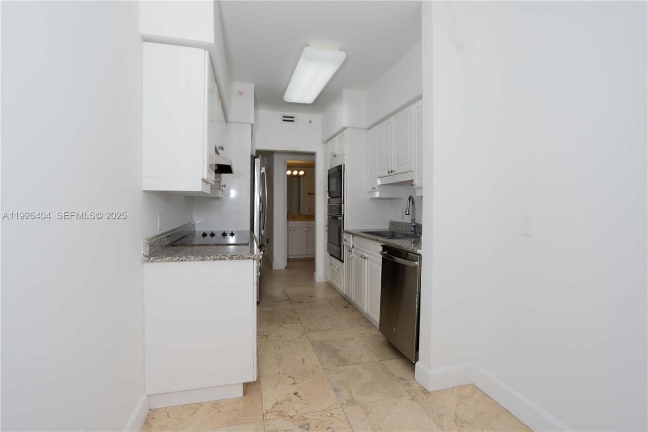 4779 Collins Ave, Unit 504, Miami Beach, FL 33140 Photo