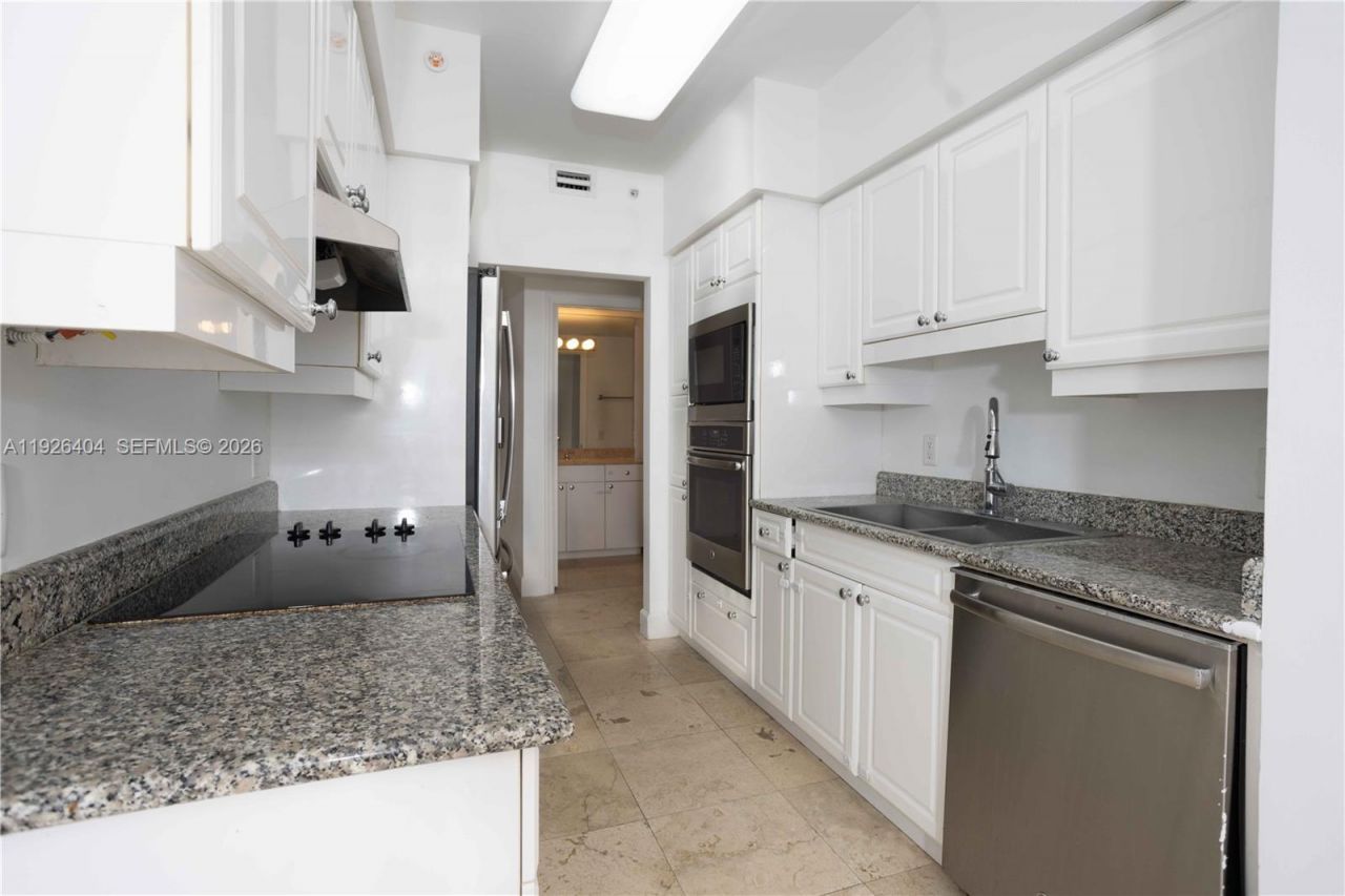 4779 Collins Ave, Unit 504, Miami Beach, FL 33140 Photo