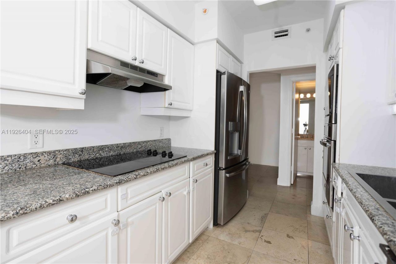 4779 Collins Ave, Unit 504, Miami Beach, FL 33140 Photo