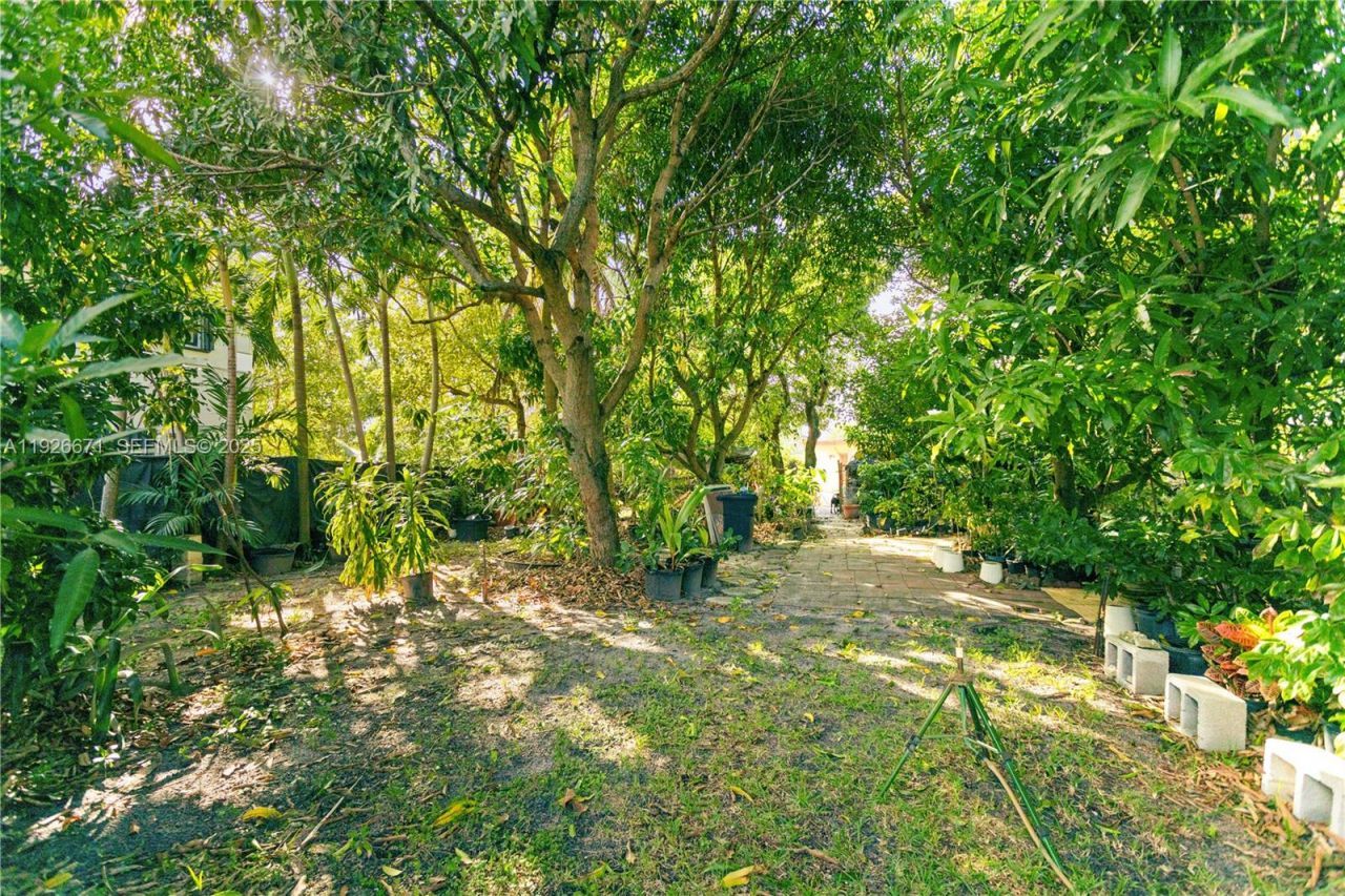 425 NW 7th Ter, Fort Lauderdale, FL 33311 Photo