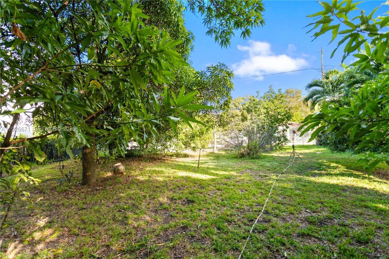 425 NW 7th Ter, Fort Lauderdale, FL 33311 Photo