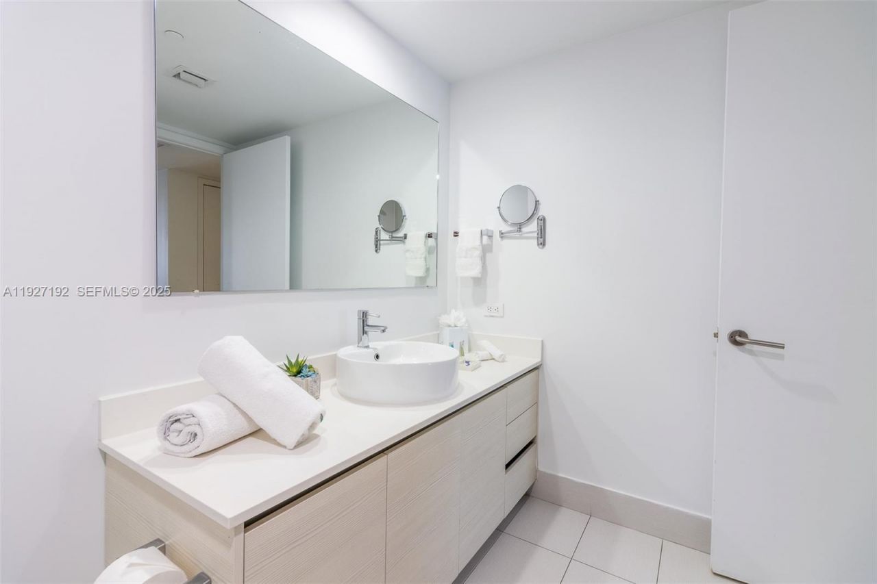 2602 E Hallandale Beach Blvd, Unit R708, Hallandale Beach, FL 33009 Photo