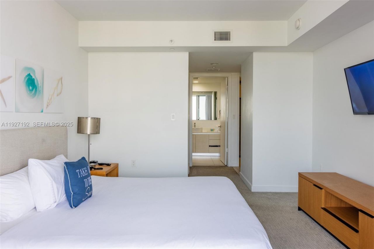 2602 E Hallandale Beach Blvd, Unit R708, Hallandale Beach, FL 33009 Photo