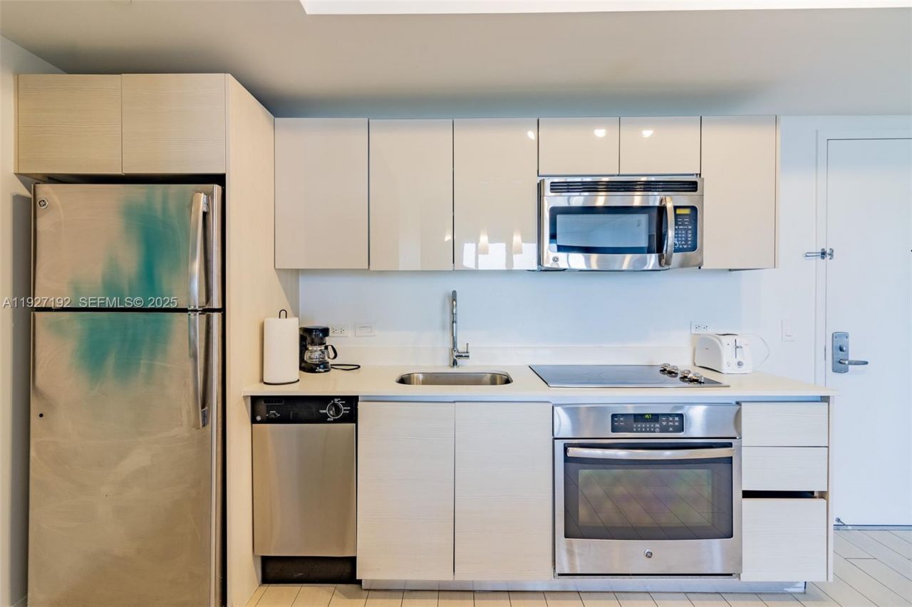 2602 E Hallandale Beach Blvd, Unit R708, Hallandale Beach, FL 33009 Photo