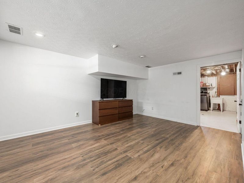 2001 Sawbury Boulevard, Columbus, OH 43235 Photo 27