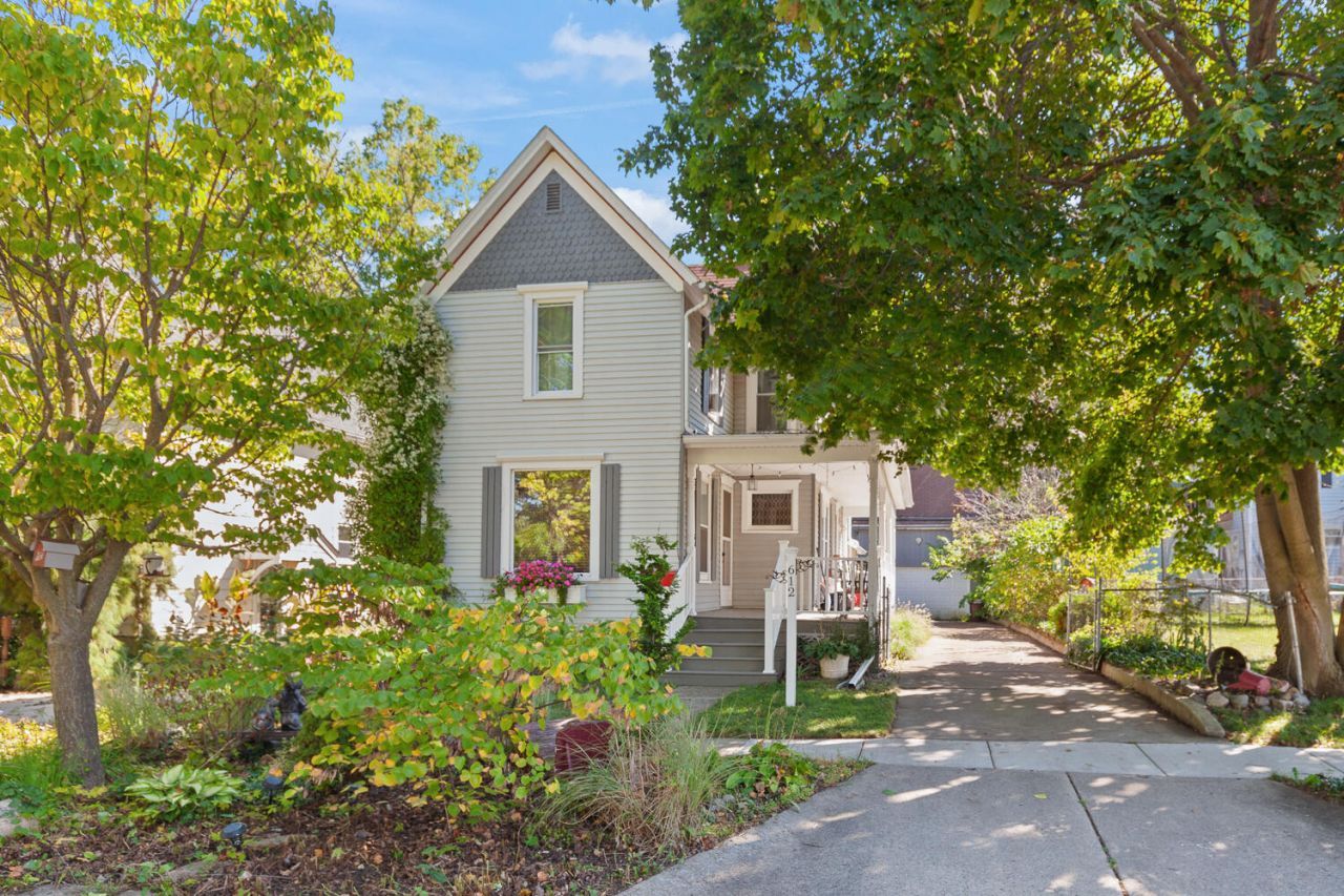 612 N Clinton Street, Adrian, MI 49221 Main Photo