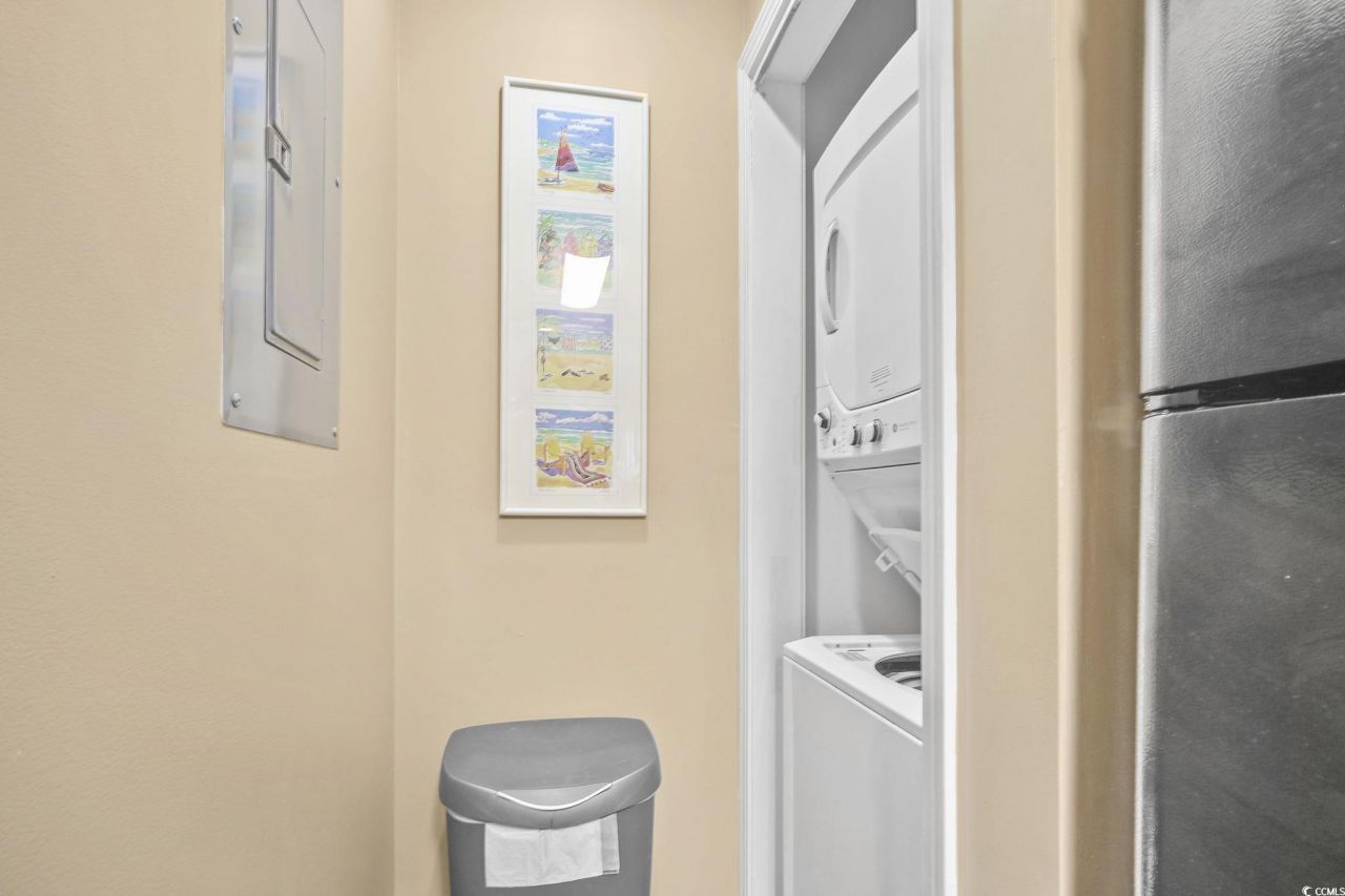 1900 Duffy St. Photo 15