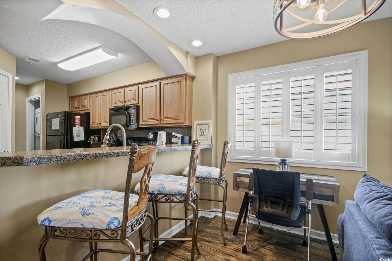 1900 Duffy St. Photo 20