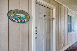 1900 Duffy St. photo 4