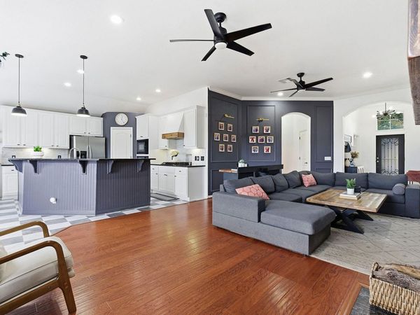 150 Manchester LN, Austin, TX 78737