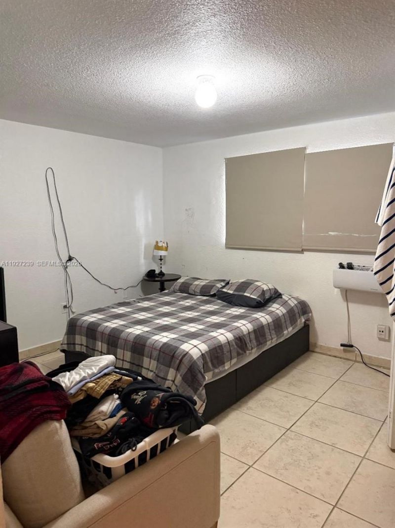 8910 NW 33rd Ct Rd, Miami, FL 33147 Photo